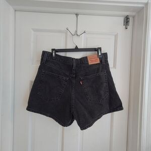 Black Levi's high waisted mom jean shorts nwot